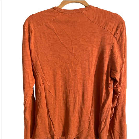 Guess medium long sleeve orange t-shirt. - Picture 2 of 3